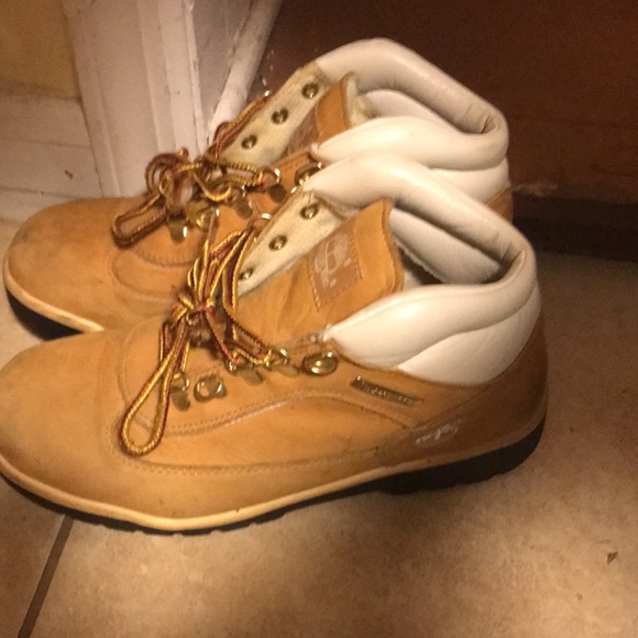 Timberland Swamps (Women’s 7.5)! - Picture 2 of 8